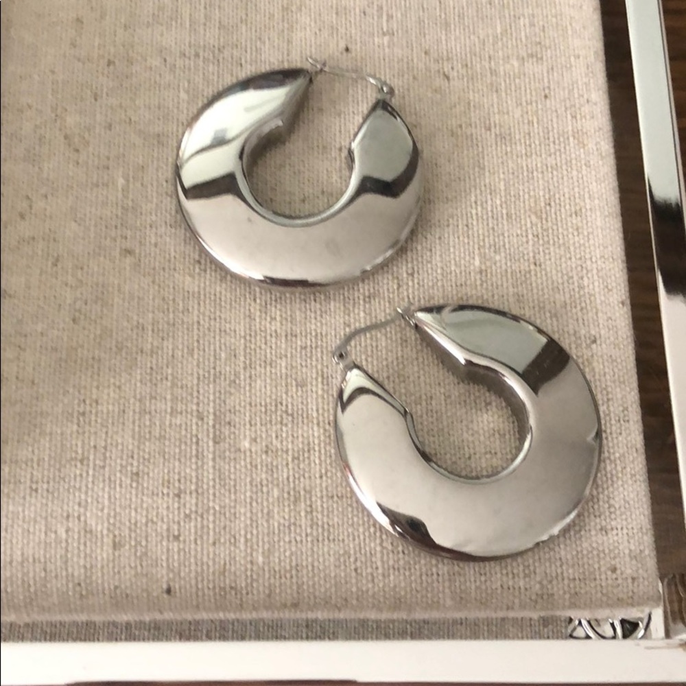Mirrored hoops